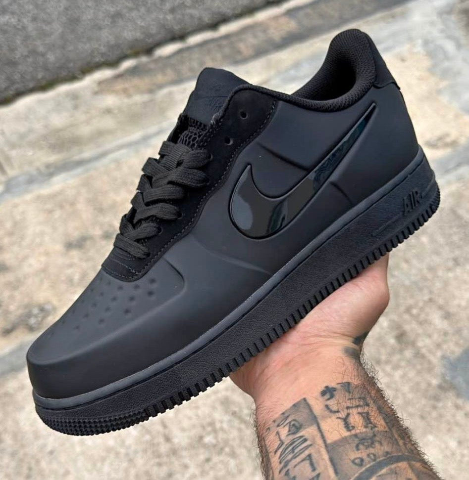 AF1 BLACK IN BKACK