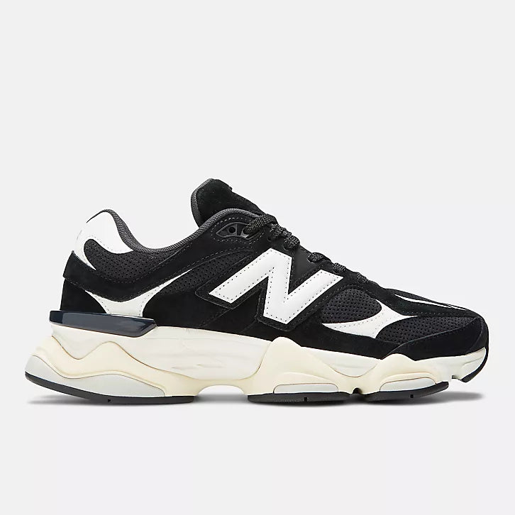 9060 Black with blacktop and white