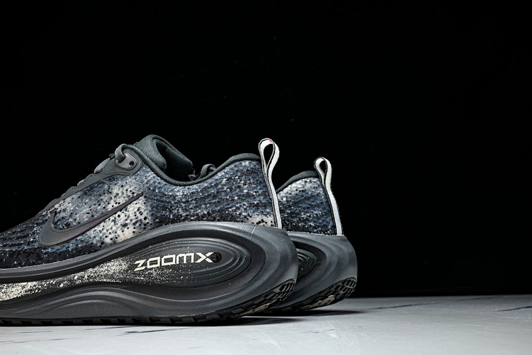 AIR ZOOM VOMERO PLUS