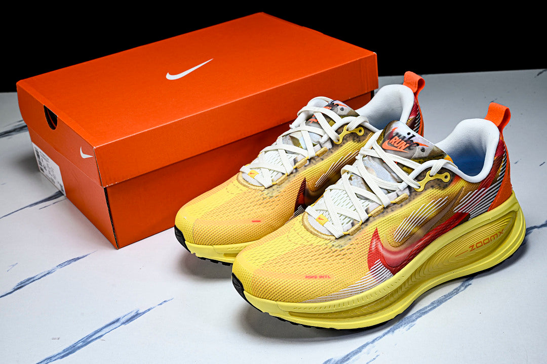 AIR ZOOM VOMERO 18