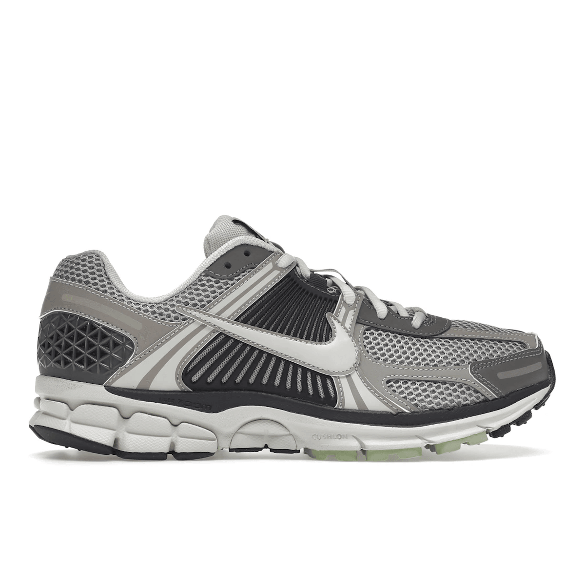 Zoom Vomero 5
Cobblestone Flat Pewter (