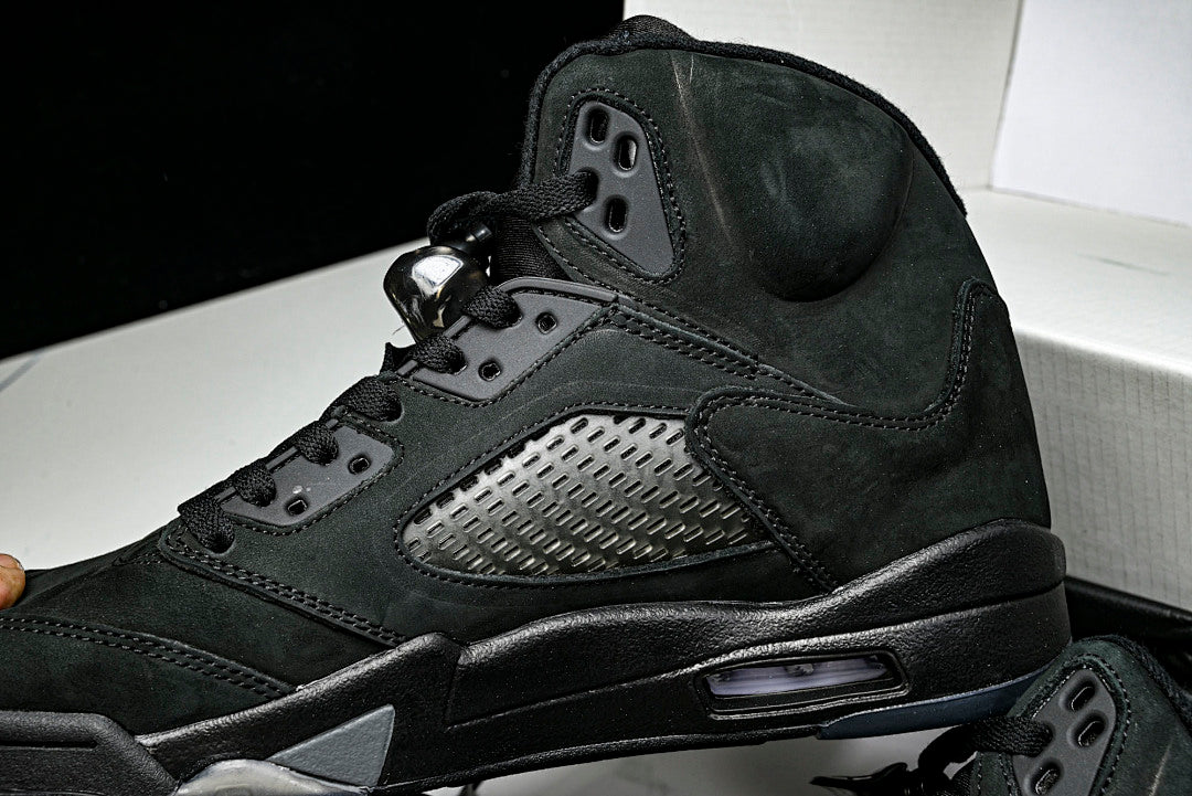 JORDAN 5 RETRO SE BLACK CAT