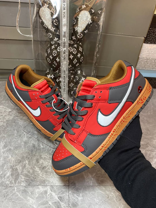 Nike Dunk Low Deadpool